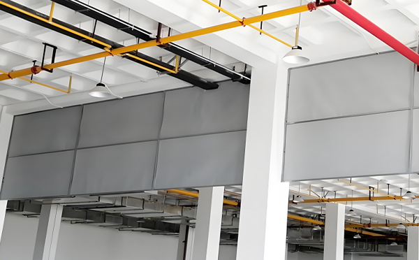 商场防烟分区常闭节点：环县挡烟垂壁高度与控制器接线图解